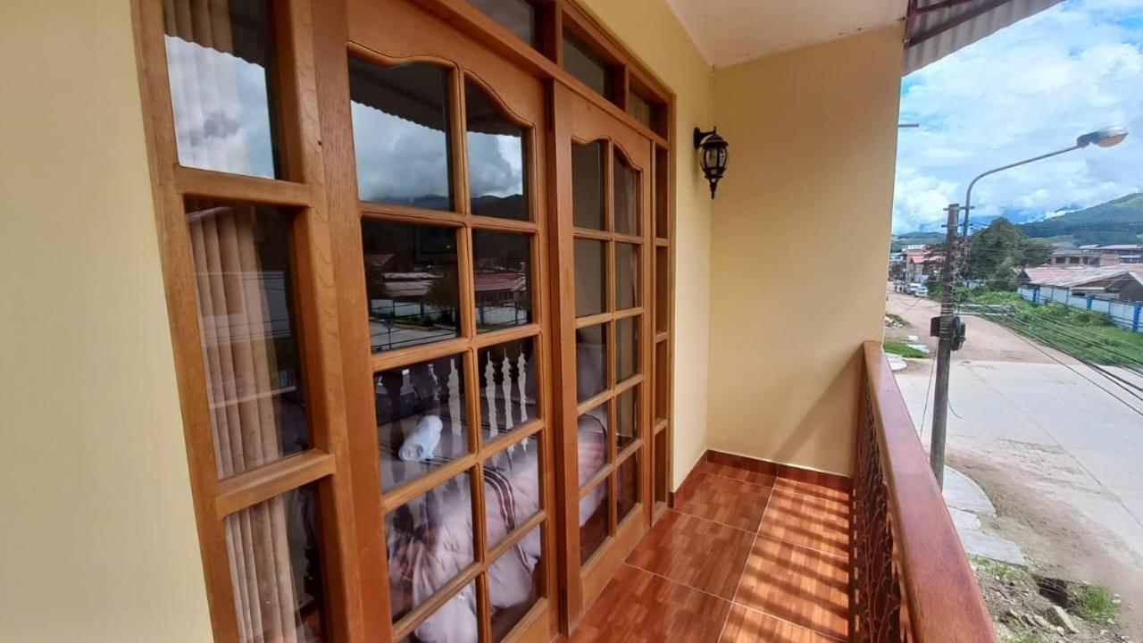 Hospedaje "Los Quetzales De Oxapampa" Eksteriør billede